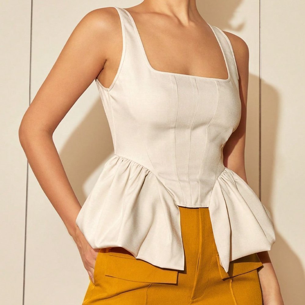 Contemporary Chic Square Neck Asymmetrical Hem Top beige - Picture 5 of 5